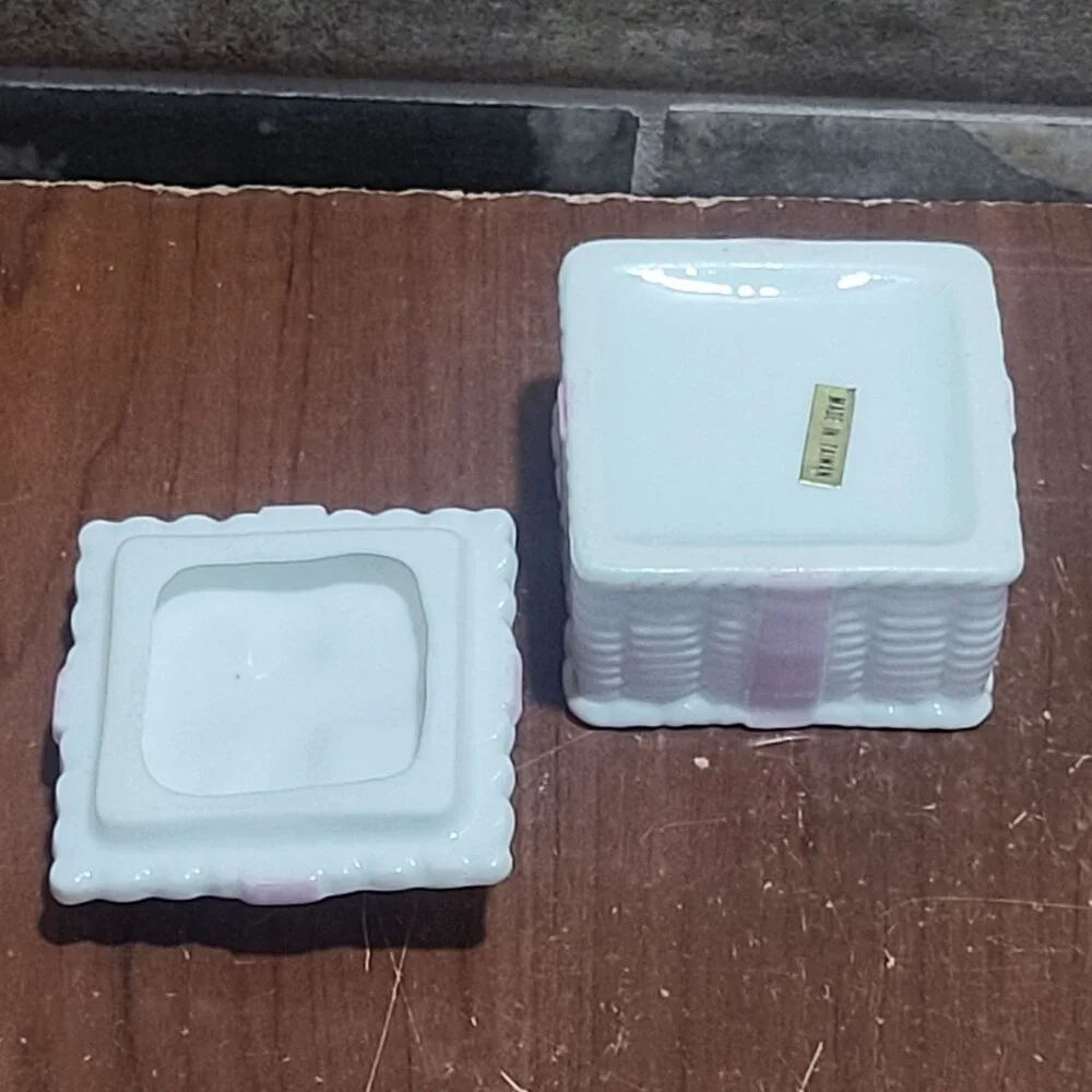 Vintage Mini Porcelain Trinket Box White Basket Weave Pattern Rose Lid